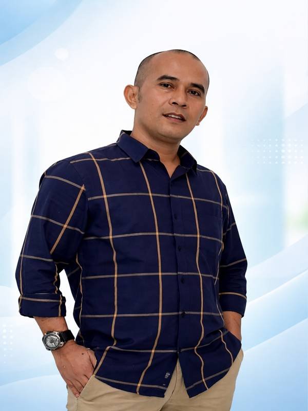 Muhammad Adenin, M. Kom